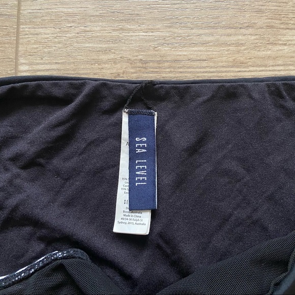 Sea Level Halter Two Piece Swimsuit size 8 - Picture 6 of 15